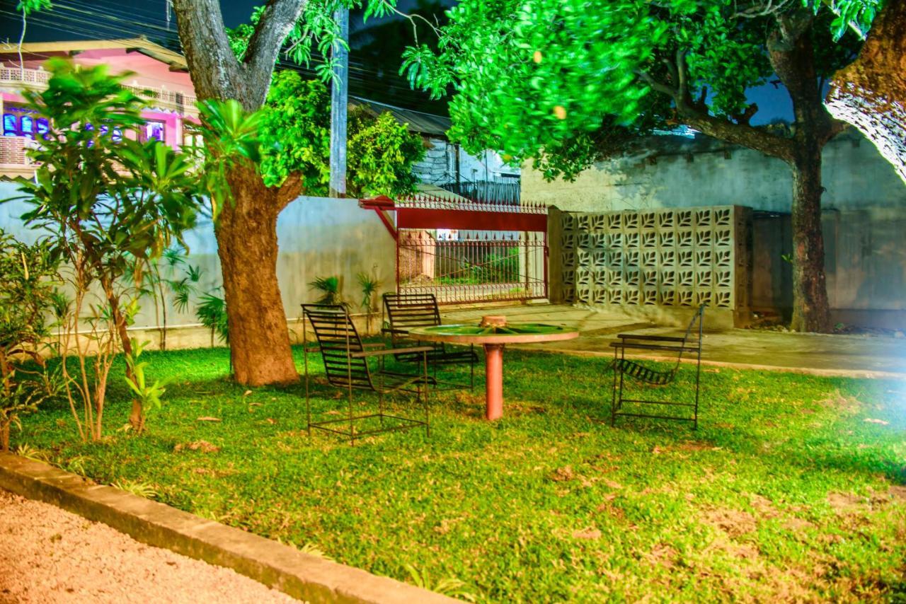 Hotel Thambu Illam Dżafna Zewnętrze zdjęcie